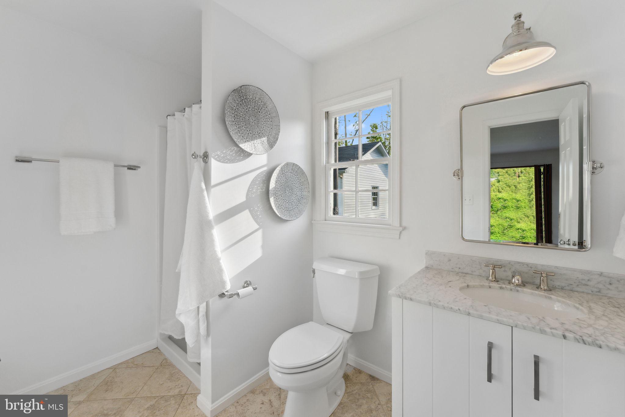 MCLEAN ESTATES - Residential