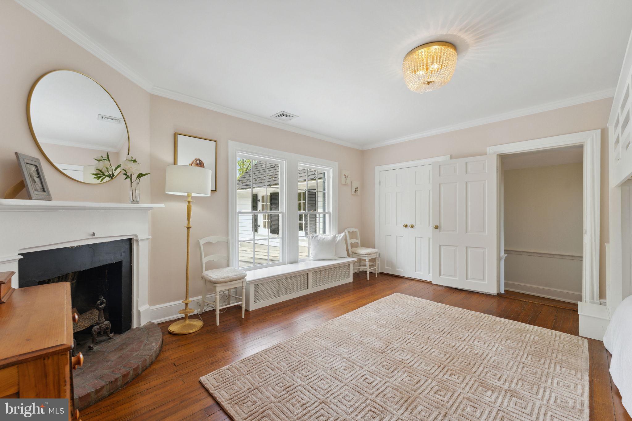 MCLEAN ESTATES - Residential