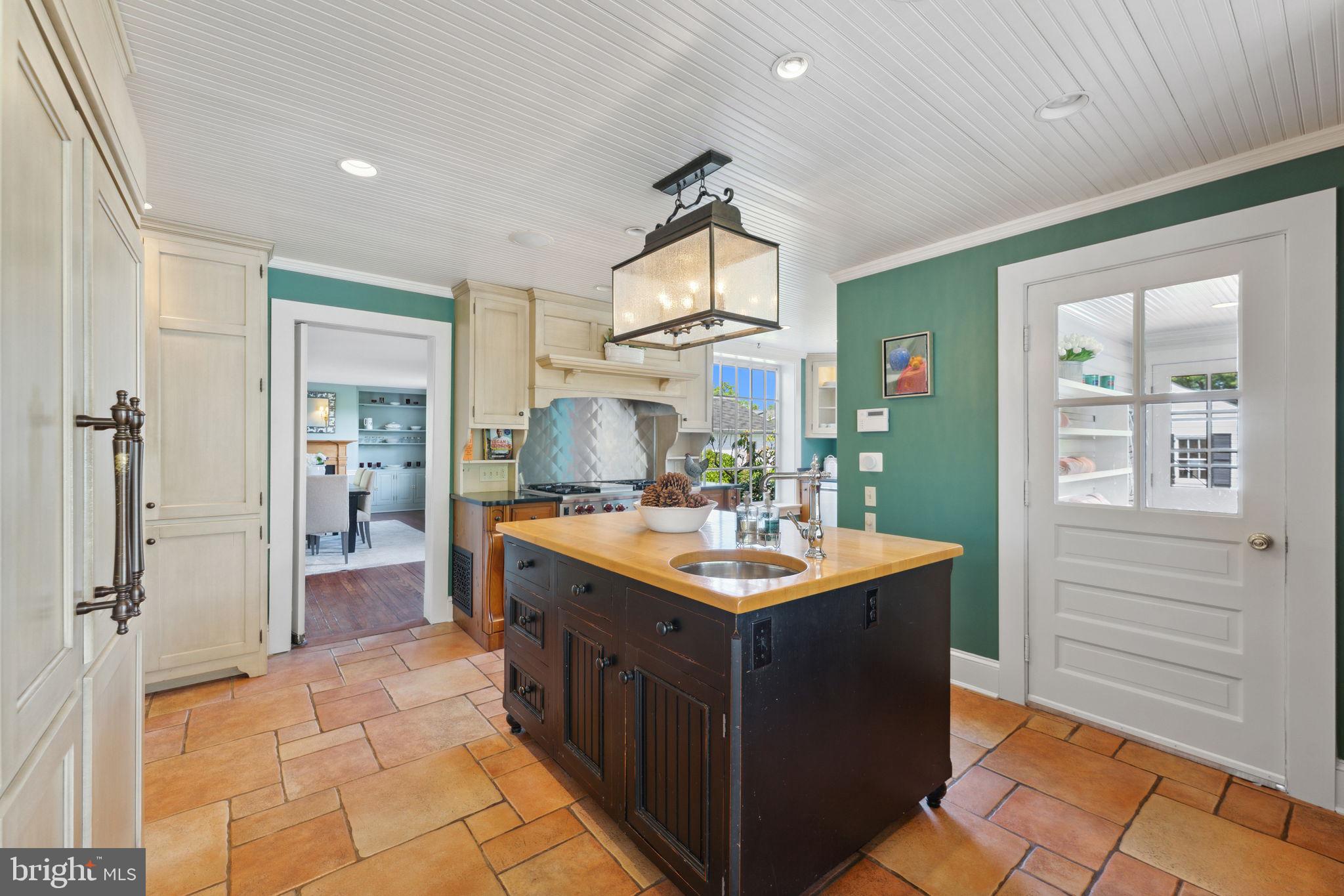 MCLEAN ESTATES - Residential