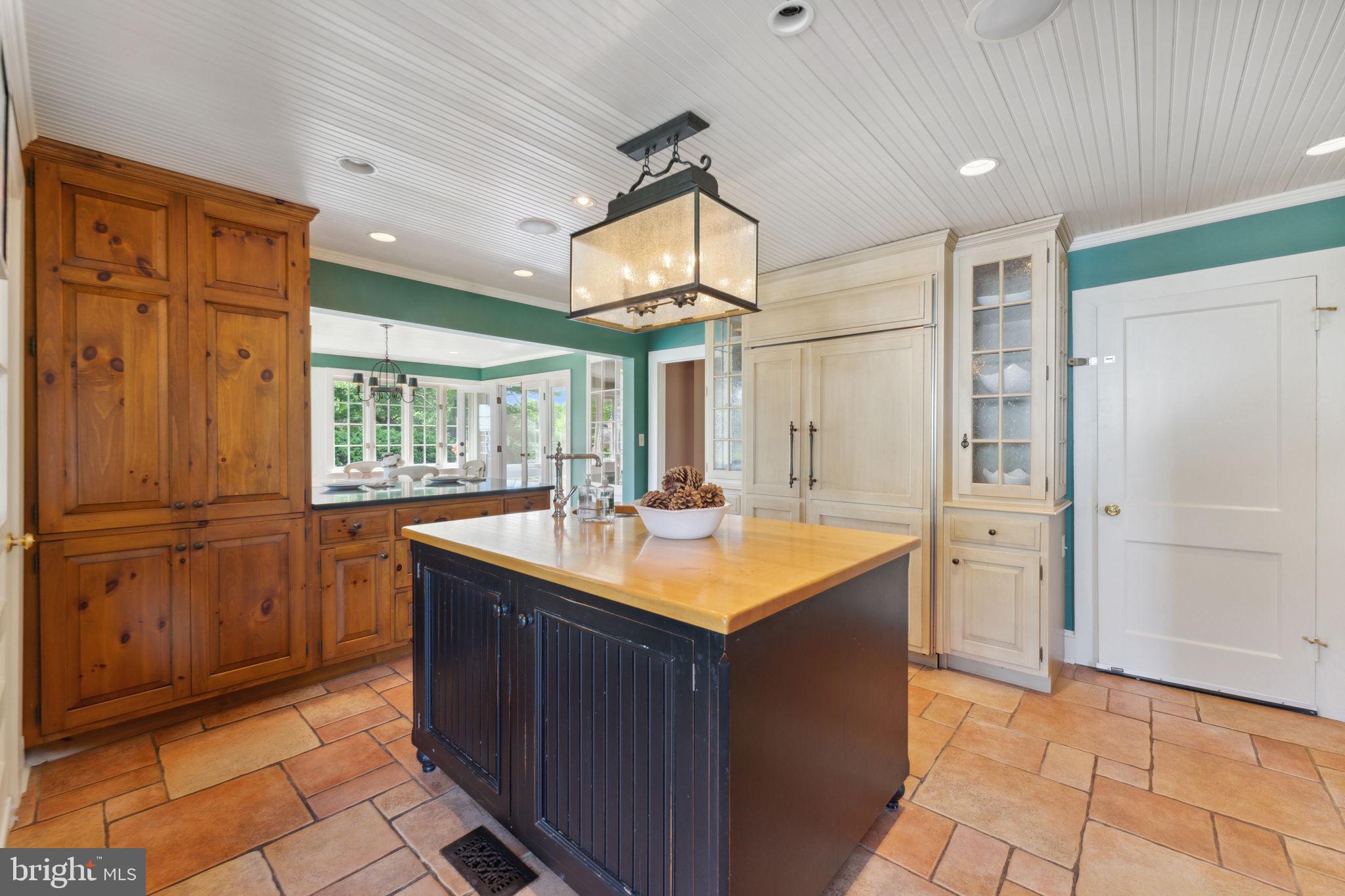 MCLEAN ESTATES - Residential