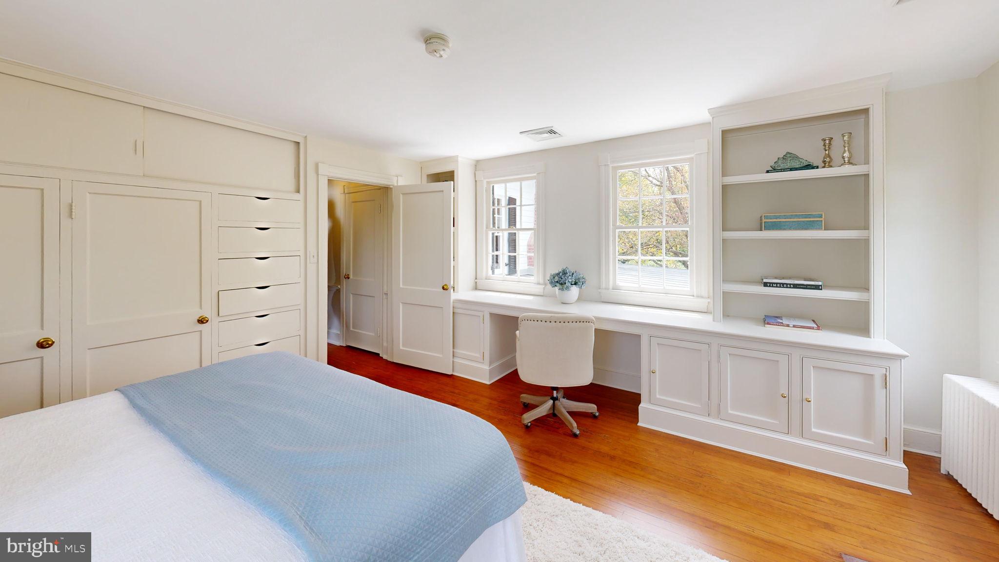 MCLEAN ESTATES - Residential