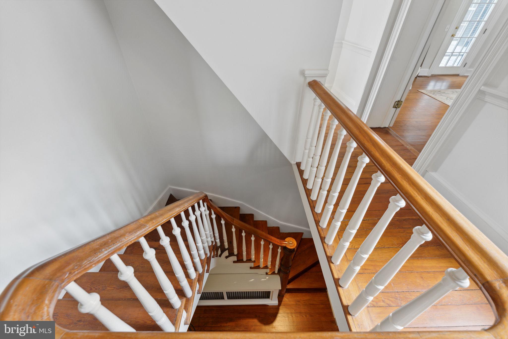 MCLEAN ESTATES - Residential