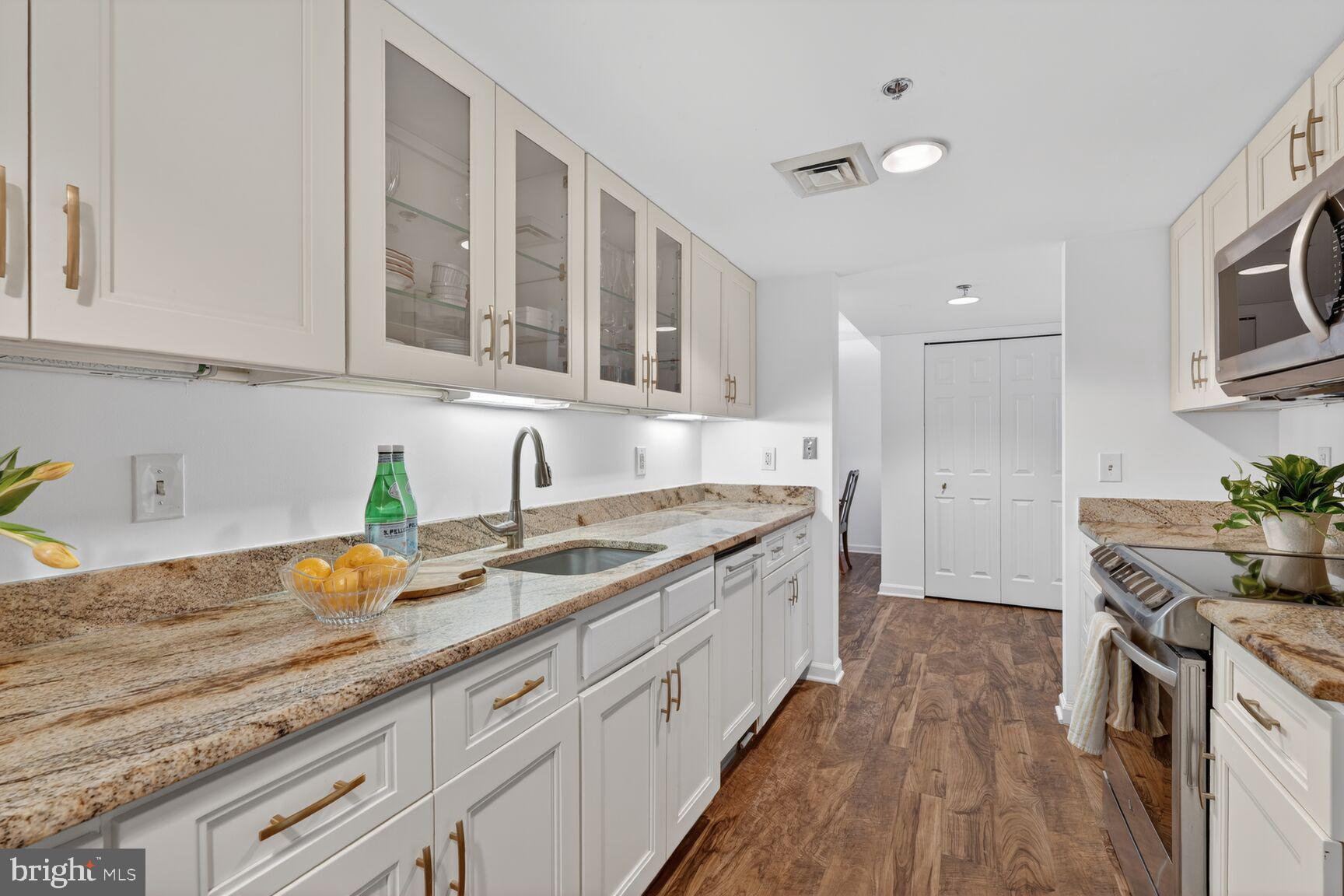 900 N TAYLOR STREET 1612