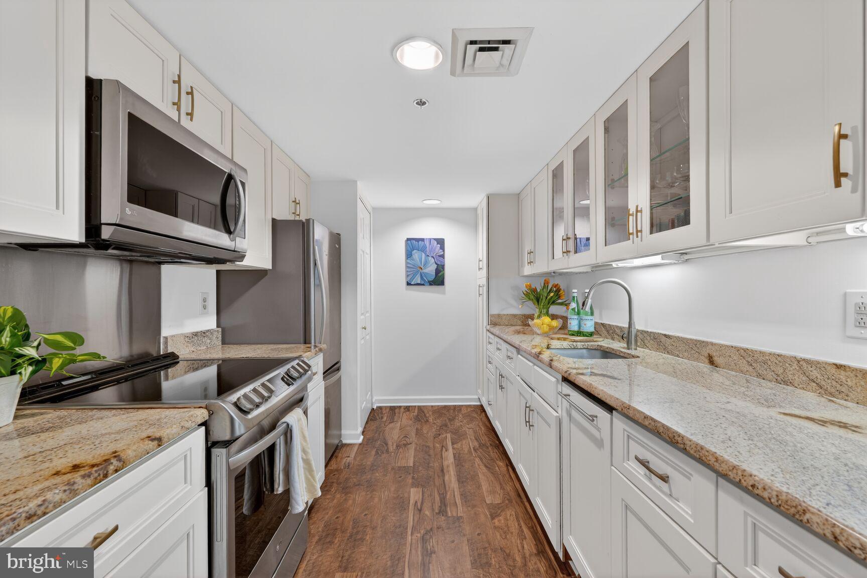 900 N TAYLOR STREET 1612