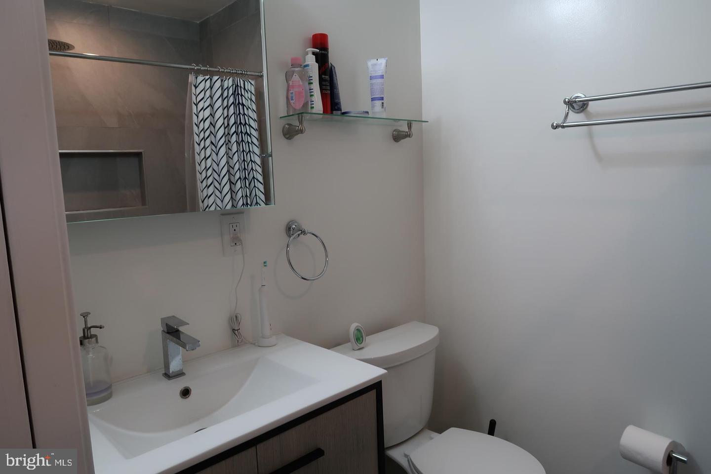 LAKE BRADDOCK - Residential Lease