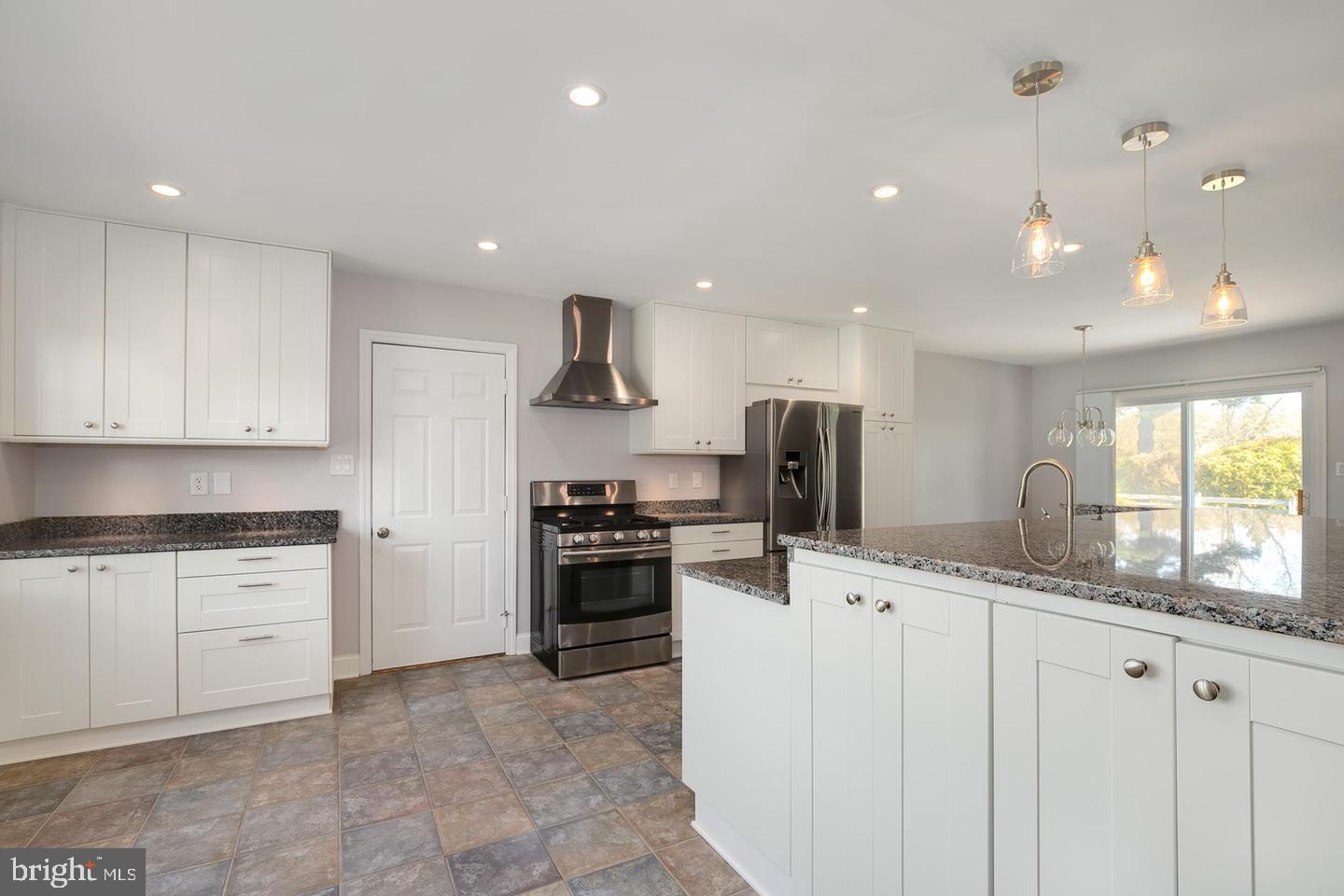 LAKE BRADDOCK - Residential Lease