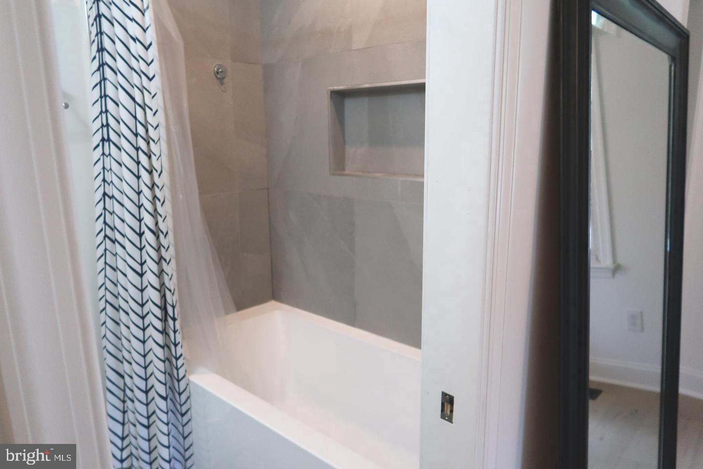 LAKE BRADDOCK - Residential Lease