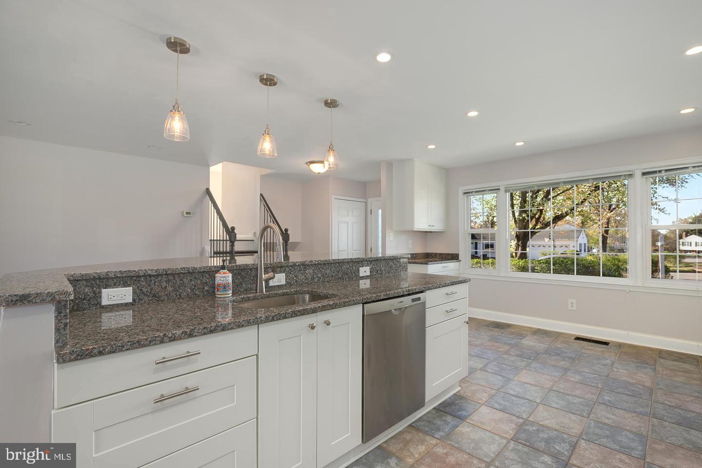 LAKE BRADDOCK - Residential Lease