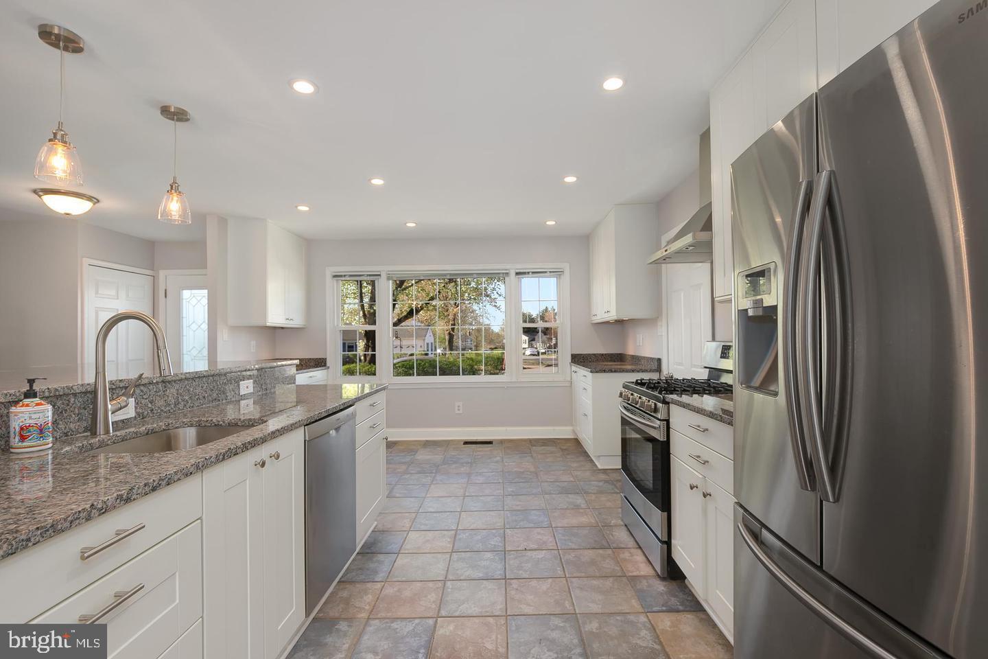 LAKE BRADDOCK - Residential Lease