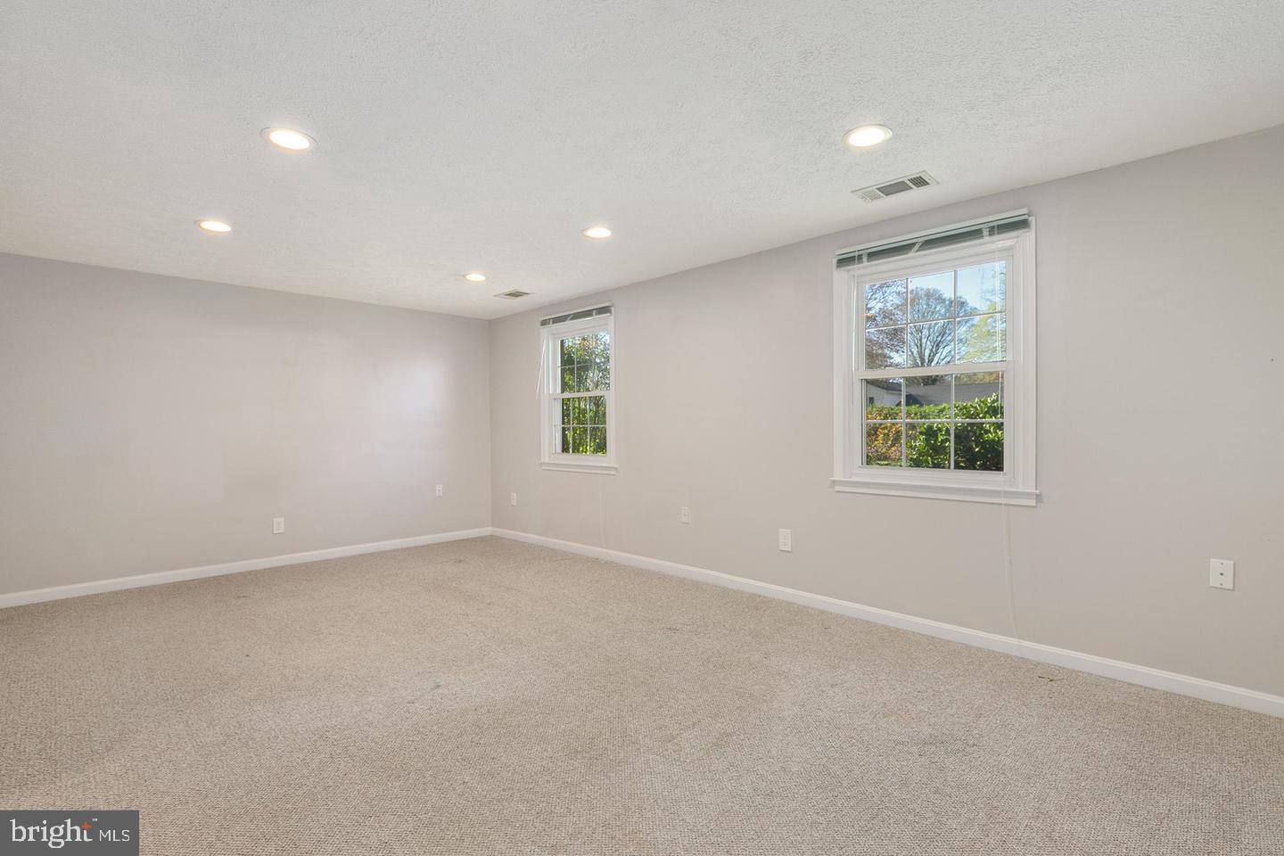 LAKE BRADDOCK - Residential Lease