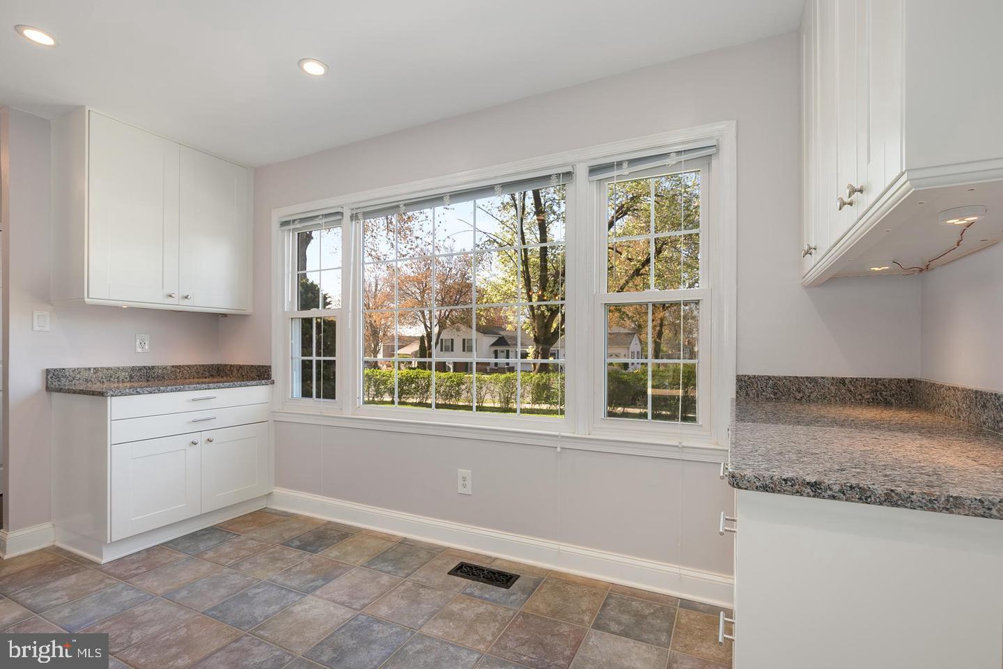 LAKE BRADDOCK - Residential Lease