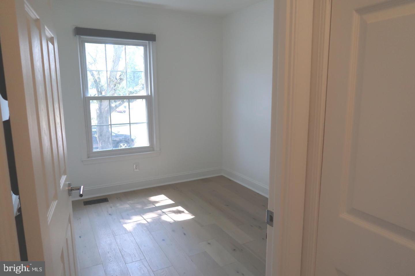 LAKE BRADDOCK - Residential Lease