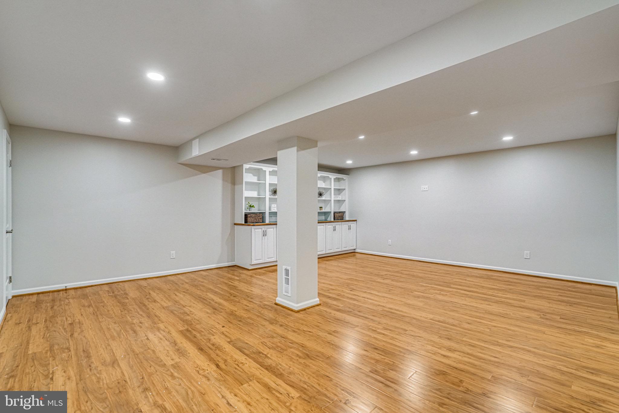 ROLLING VALLEY - Residential