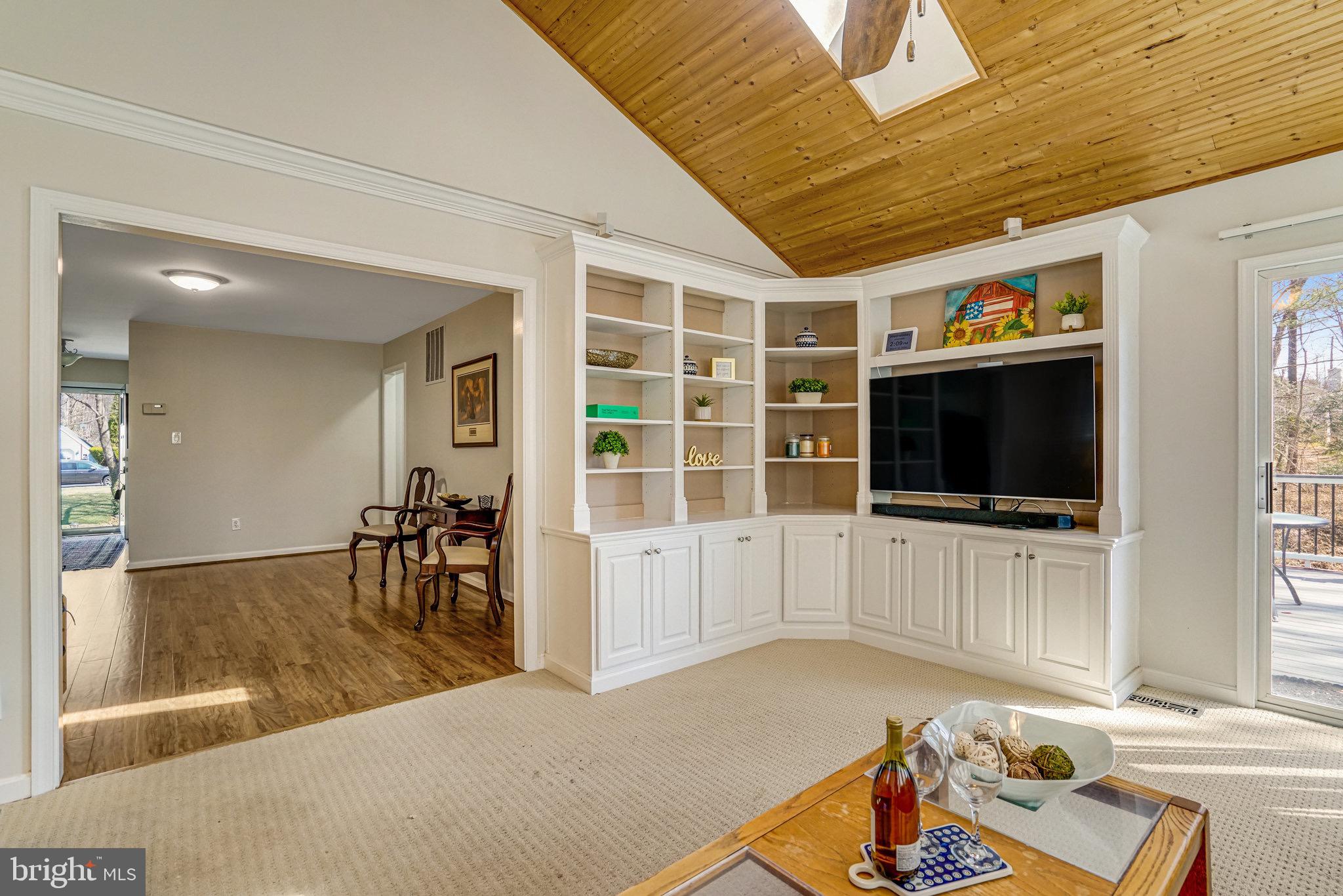 7266 LINDEN TREE LANE