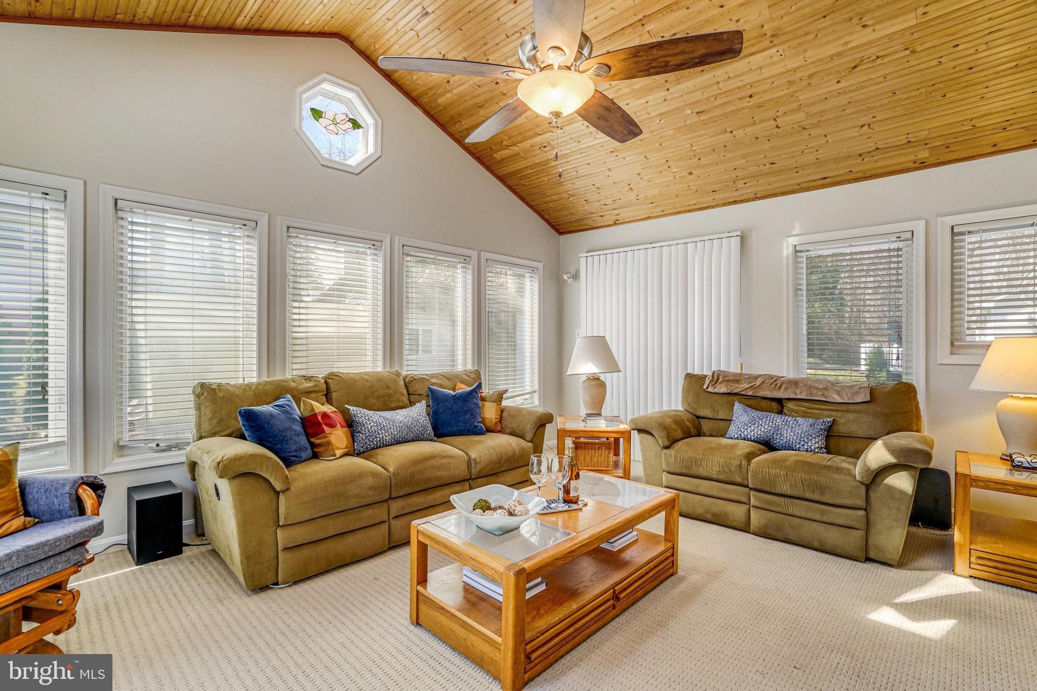 7266 LINDEN TREE LANE