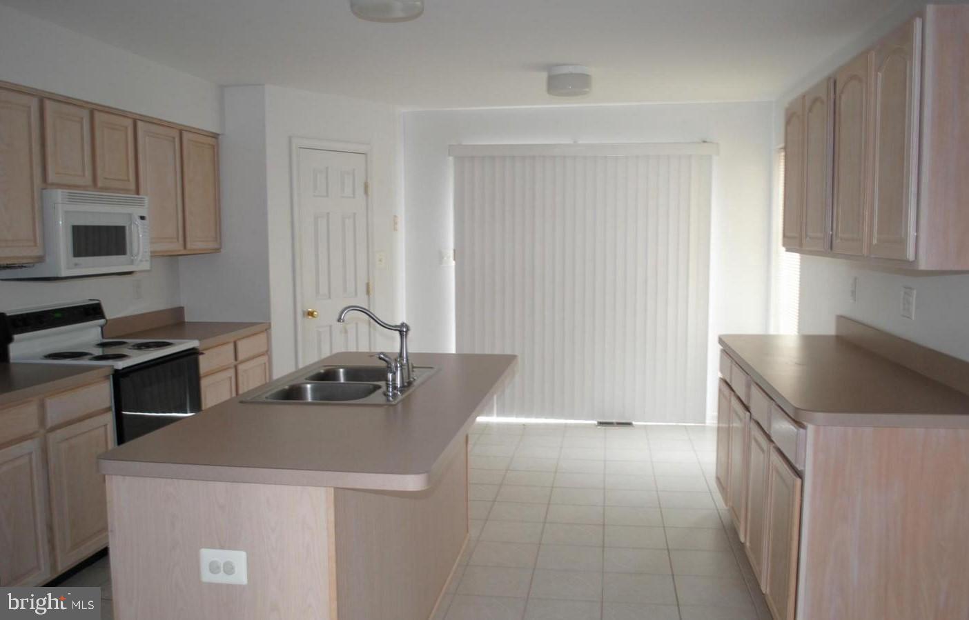 VICTORIA'S GRANT - Residential Lease