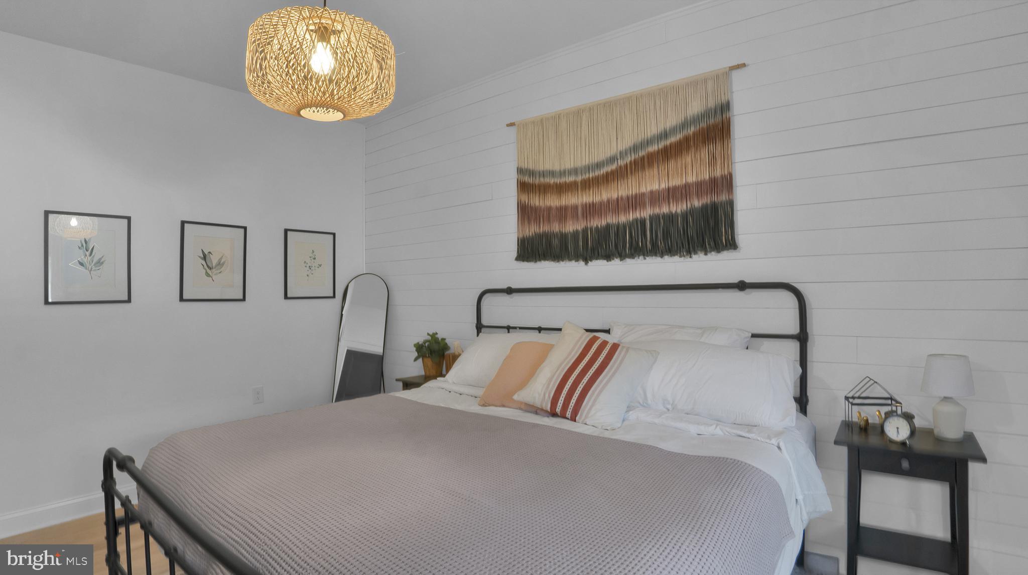 ARROWHEAD  LAKES - Residential