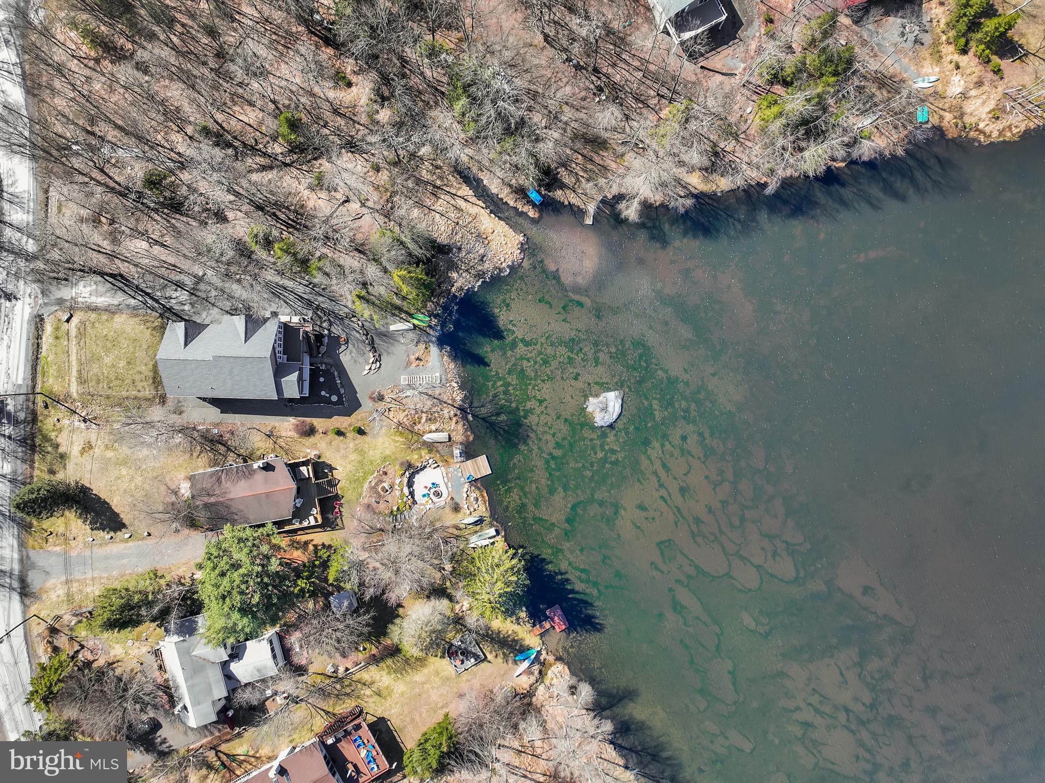 ARROWHEAD  LAKES - Residential