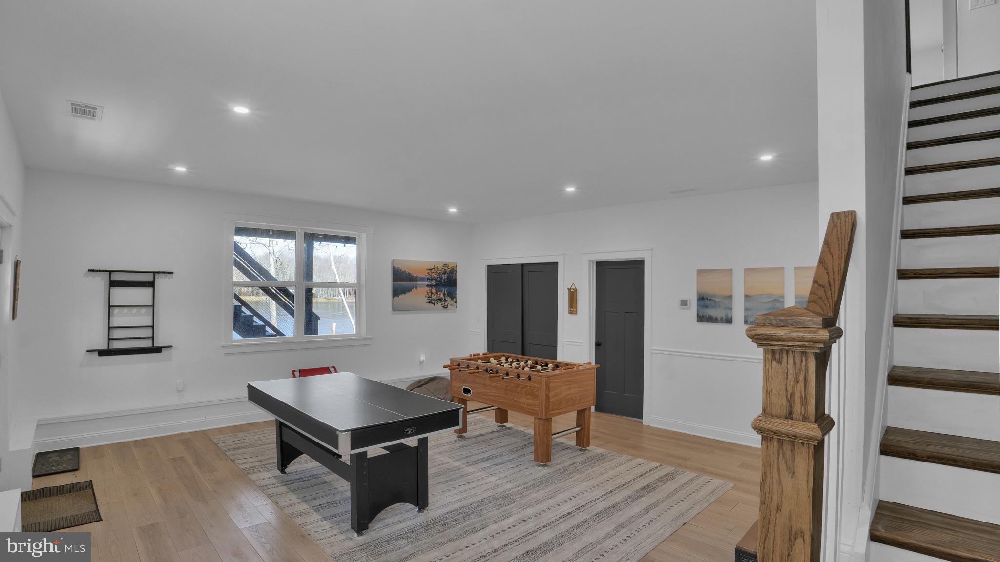 ARROWHEAD  LAKES - Residential