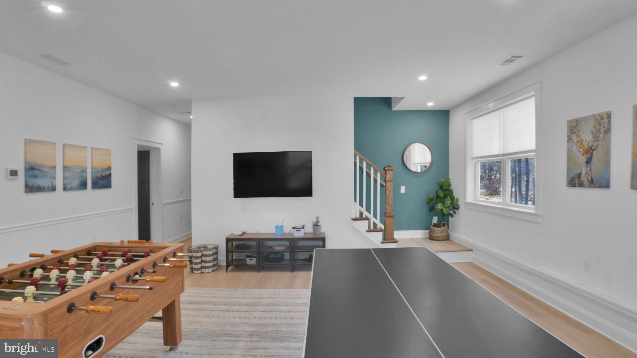 ARROWHEAD  LAKES - Residential