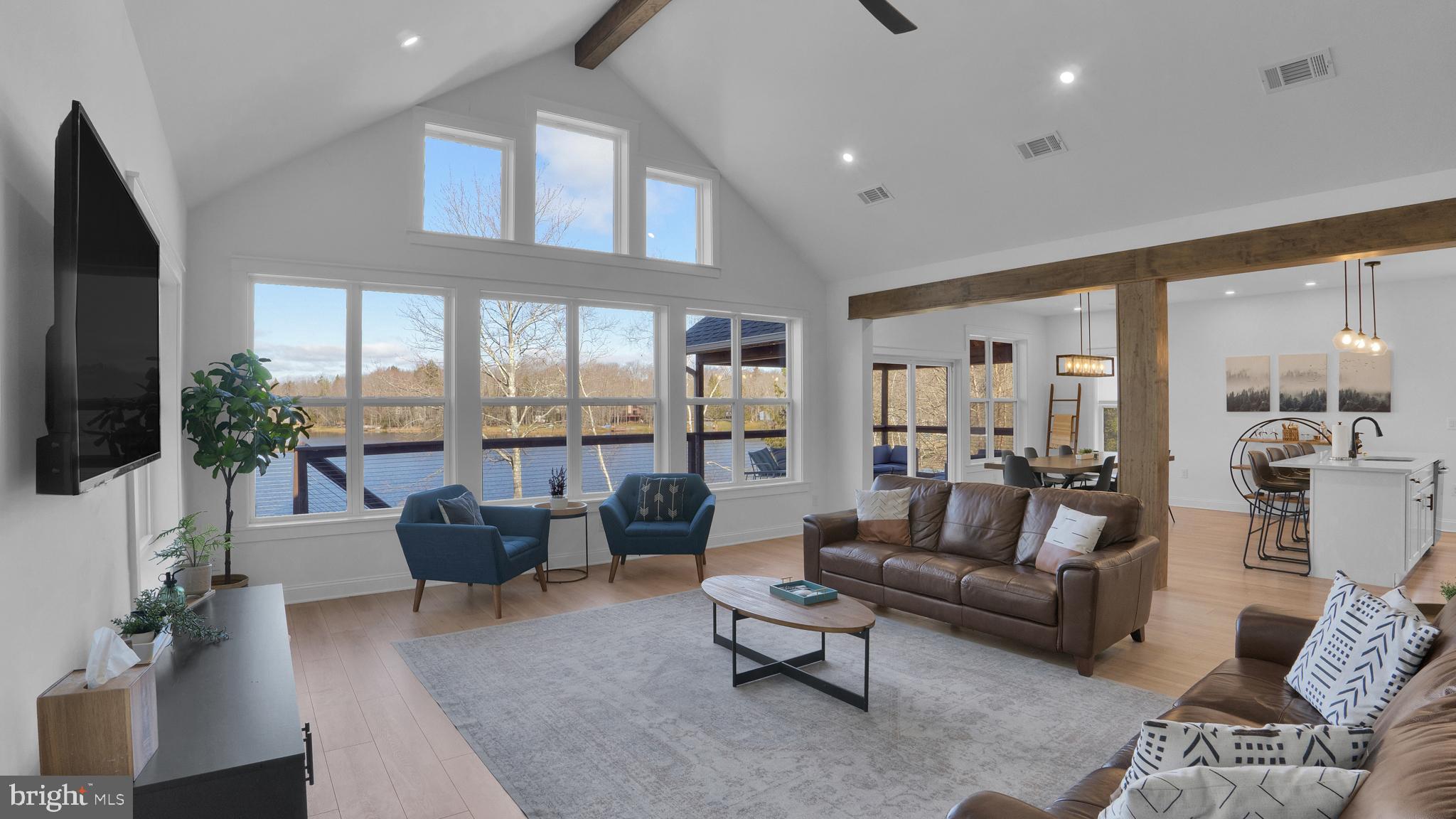 ARROWHEAD  LAKES - Residential