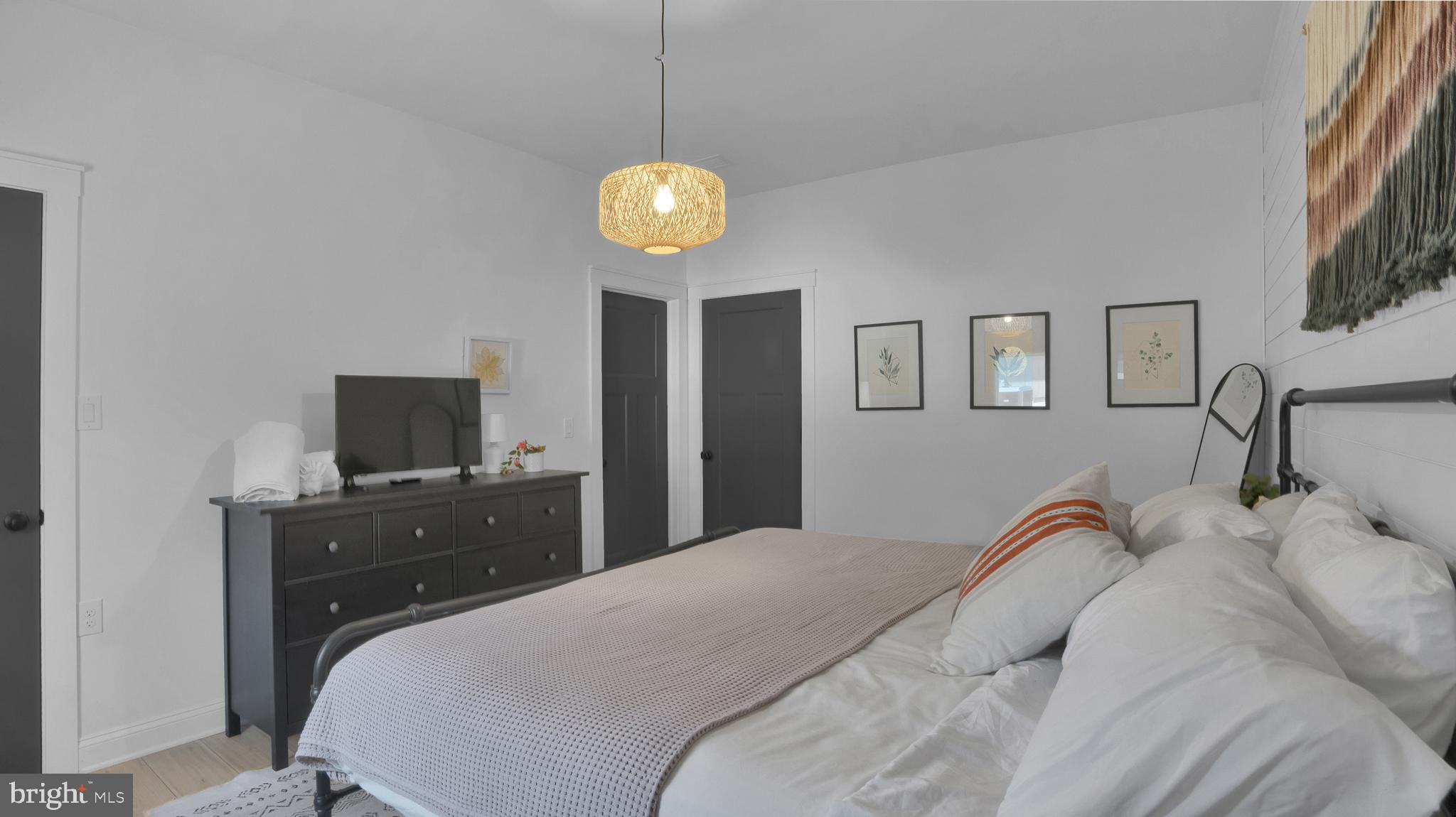 ARROWHEAD  LAKES - Residential