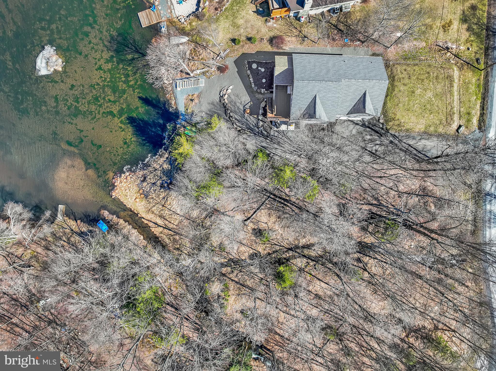 ARROWHEAD  LAKES - Residential