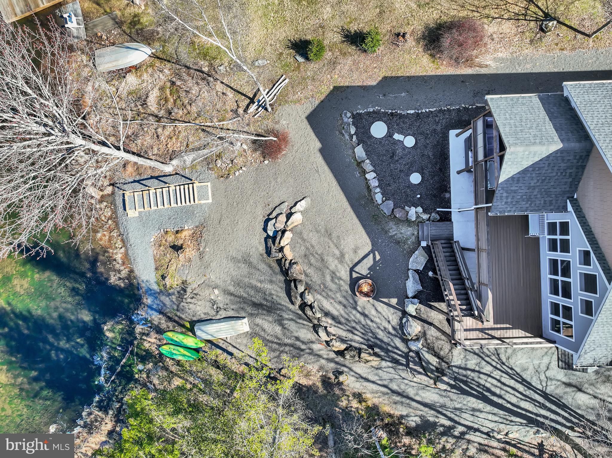 ARROWHEAD  LAKES - Residential