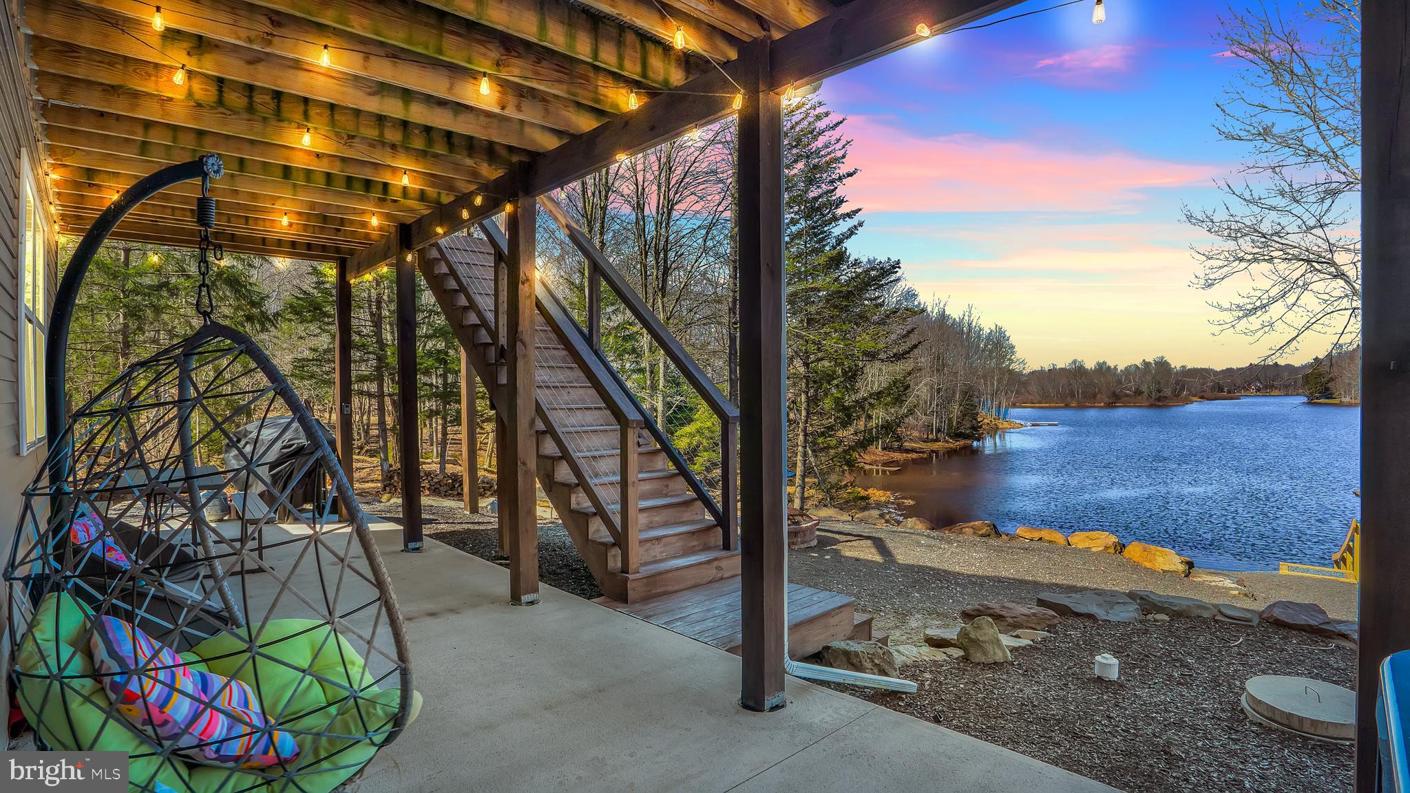 ARROWHEAD  LAKES - Residential