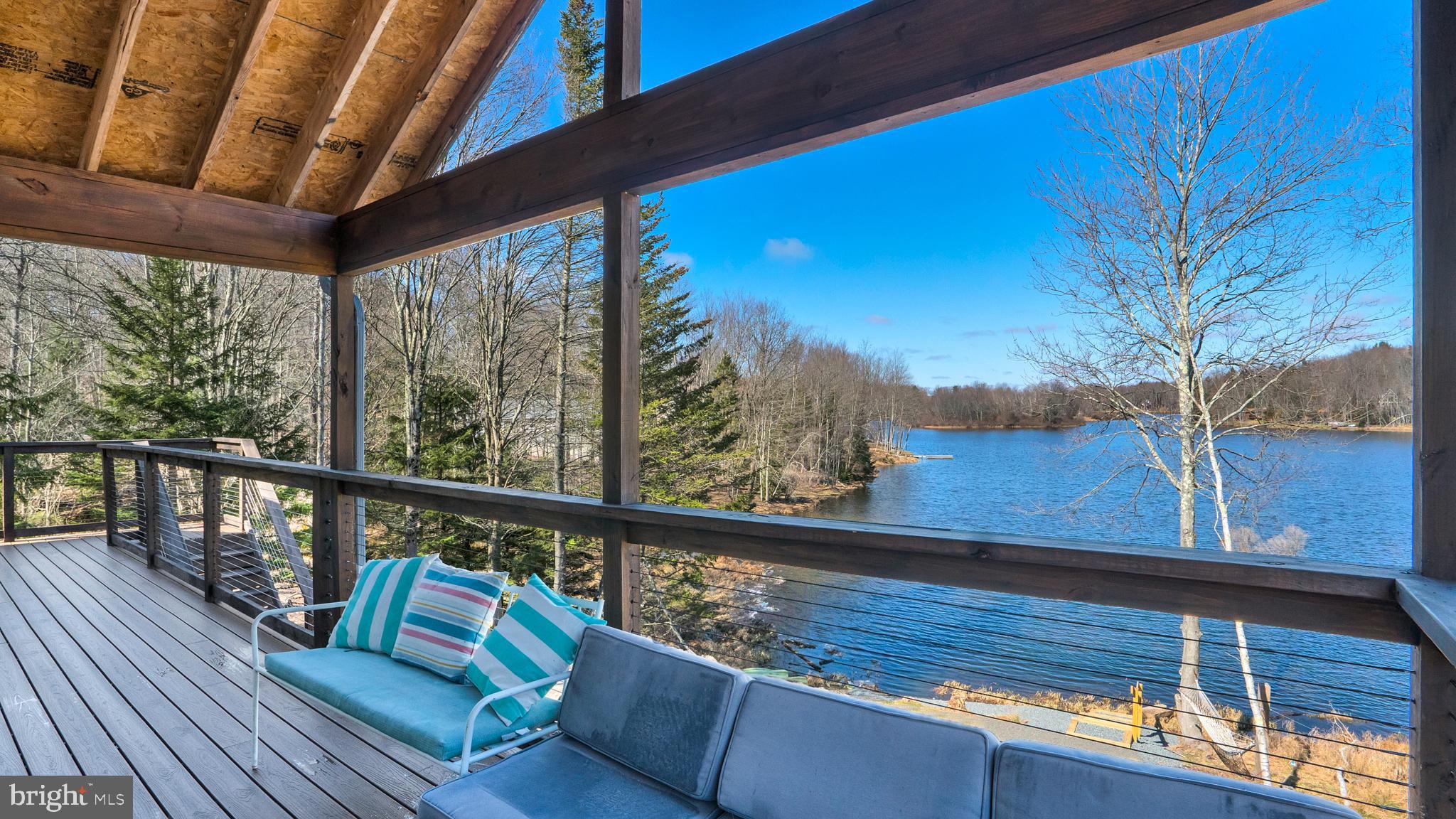 ARROWHEAD  LAKES - Residential