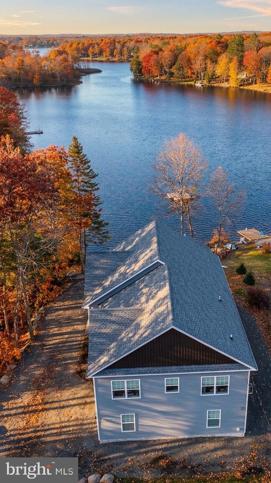 ARROWHEAD  LAKES - Residential