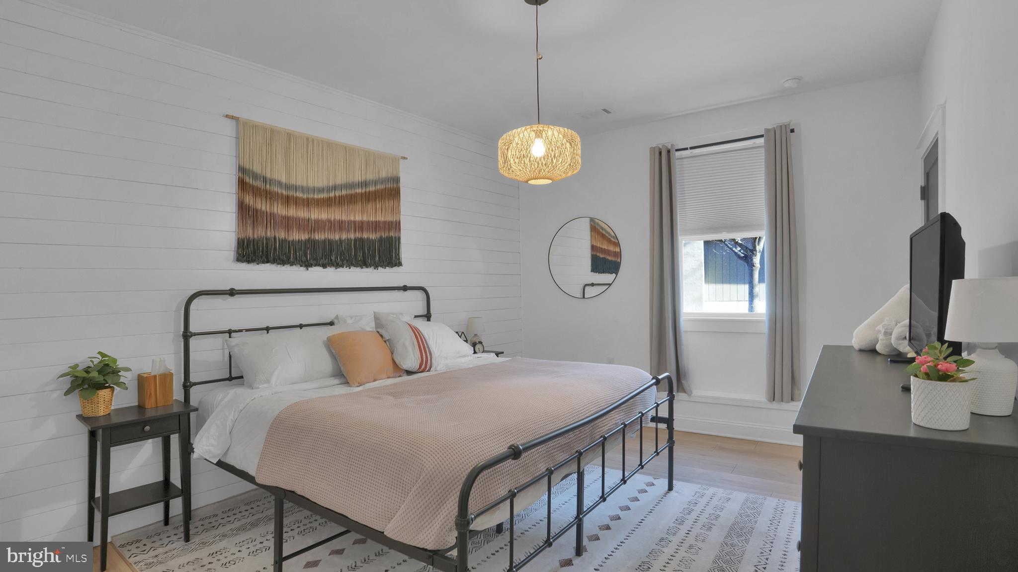 ARROWHEAD  LAKES - Residential