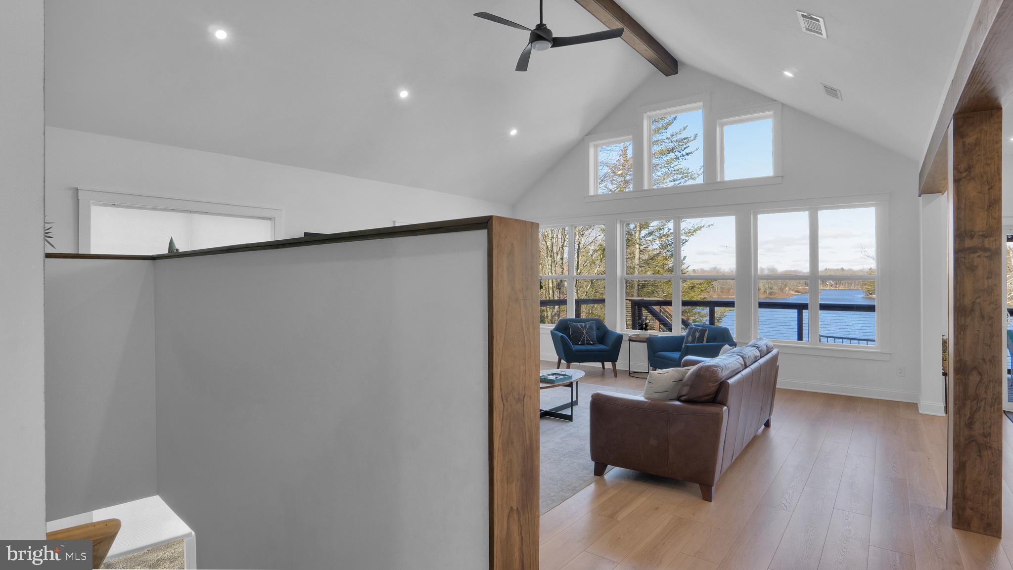 ARROWHEAD  LAKES - Residential