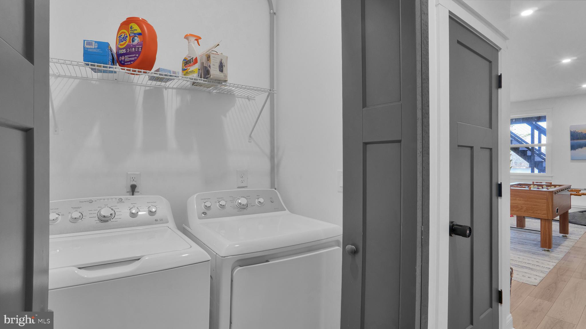 ARROWHEAD  LAKES - Residential