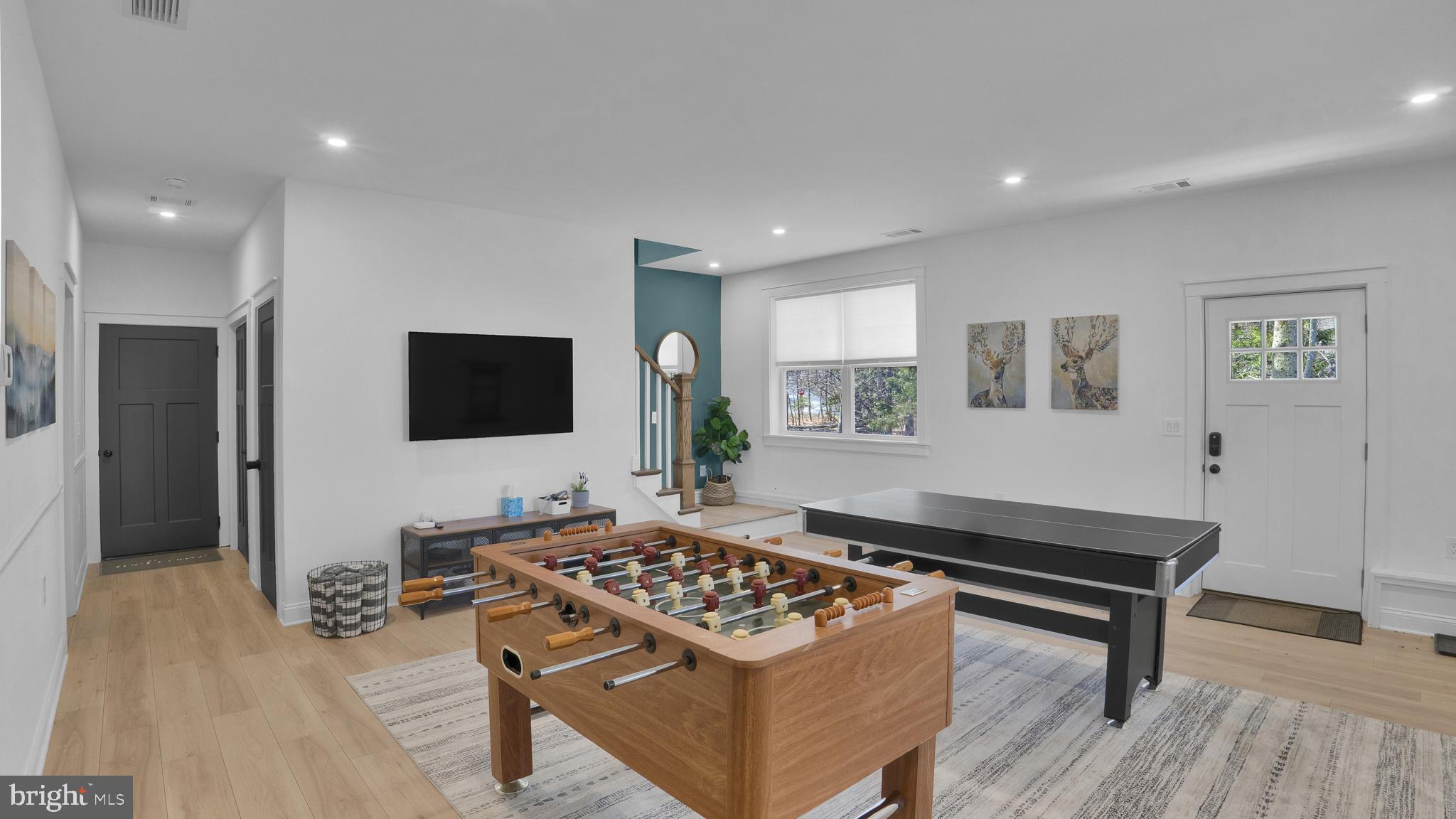 ARROWHEAD  LAKES - Residential