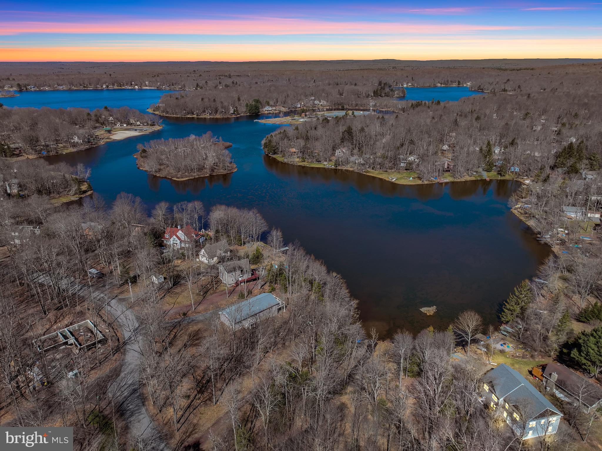 ARROWHEAD  LAKES - Residential