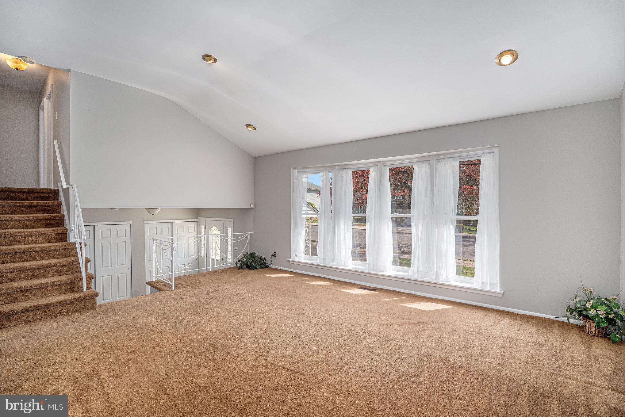 BUSTLETON - Residential