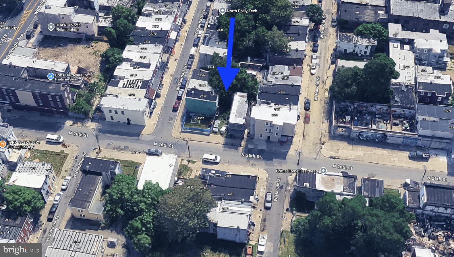 Main image without alt text