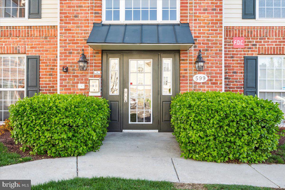 BALLENGER POINT CONDOS - Residential Lease