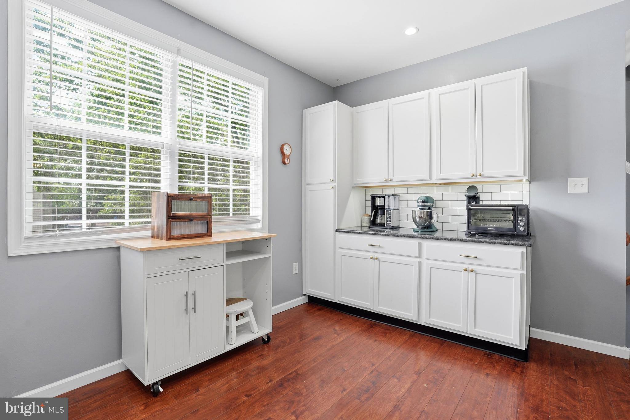 252 ROOSEVELT AVENUE