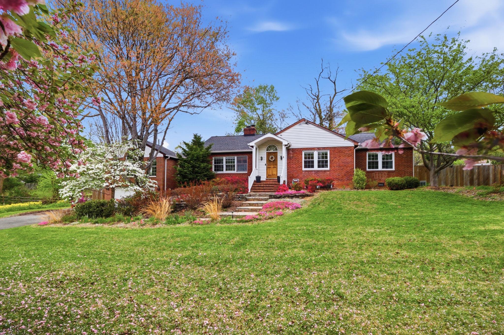 WILLOWRUN - Residential