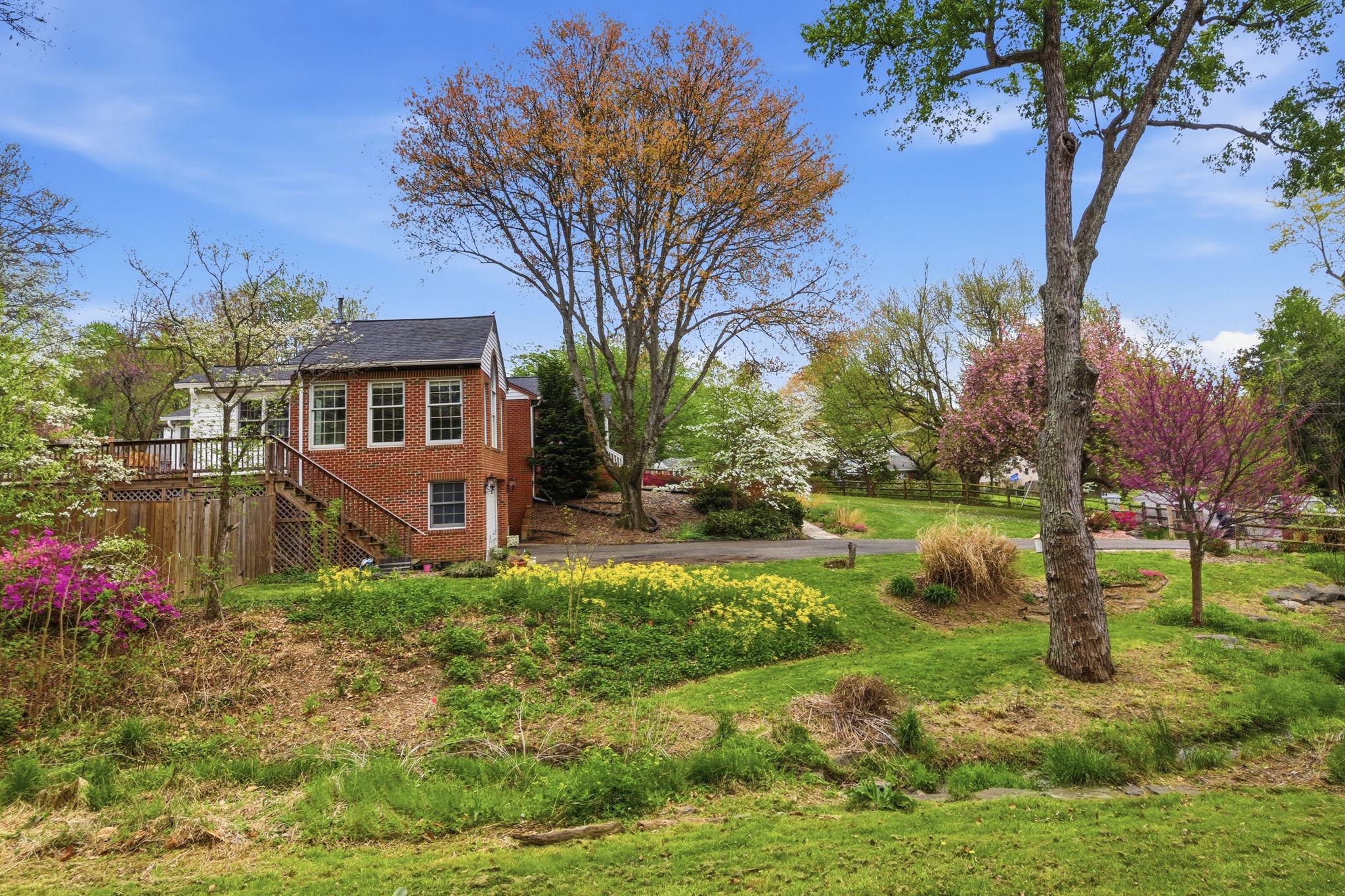 WILLOWRUN - Residential