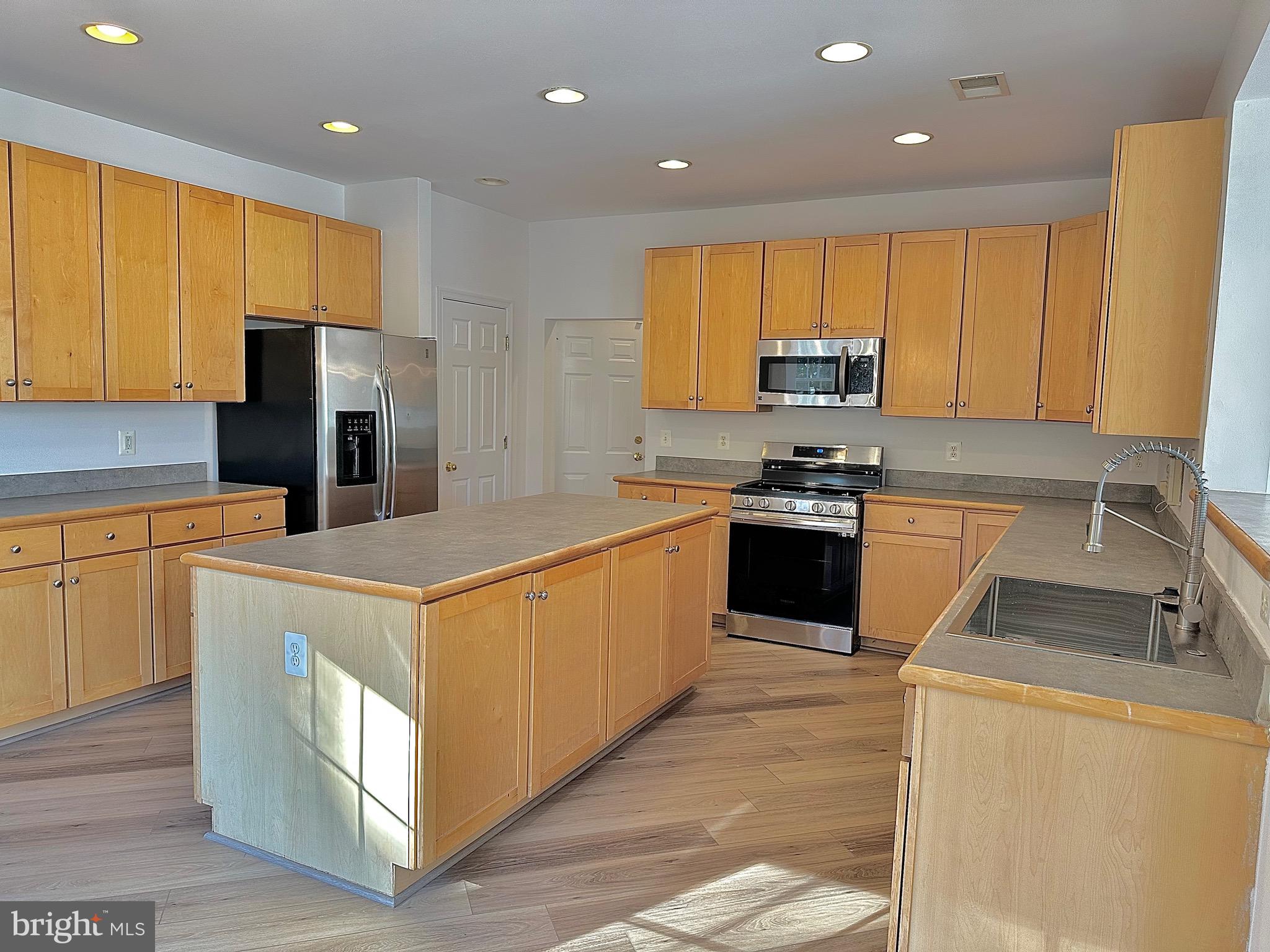 VILLAGE OF IDLEWILD - Residential Lease