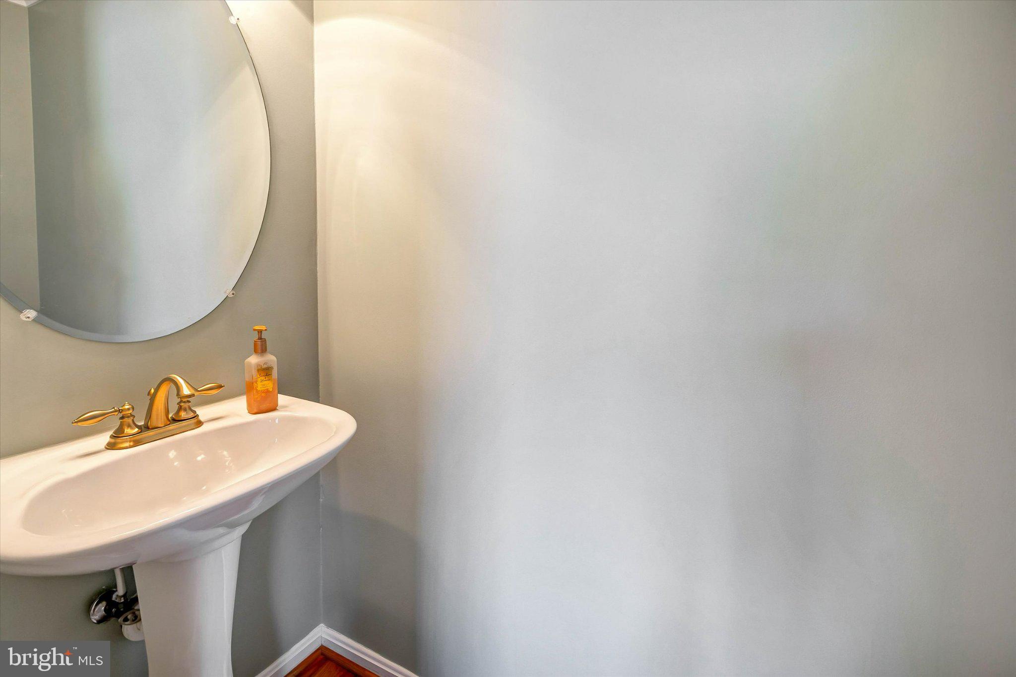 GOLDSBOROUGH MANOR - Residential