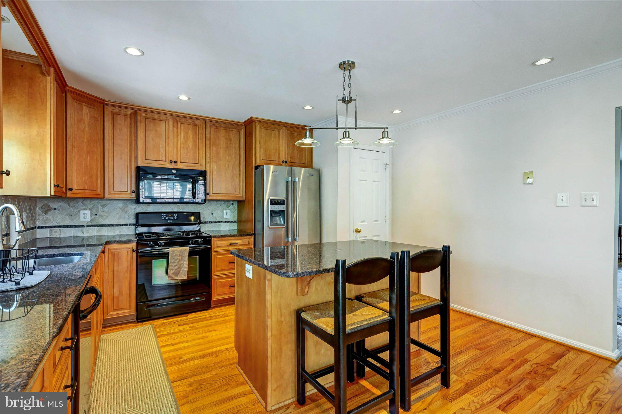 GOLDSBOROUGH MANOR - Residential