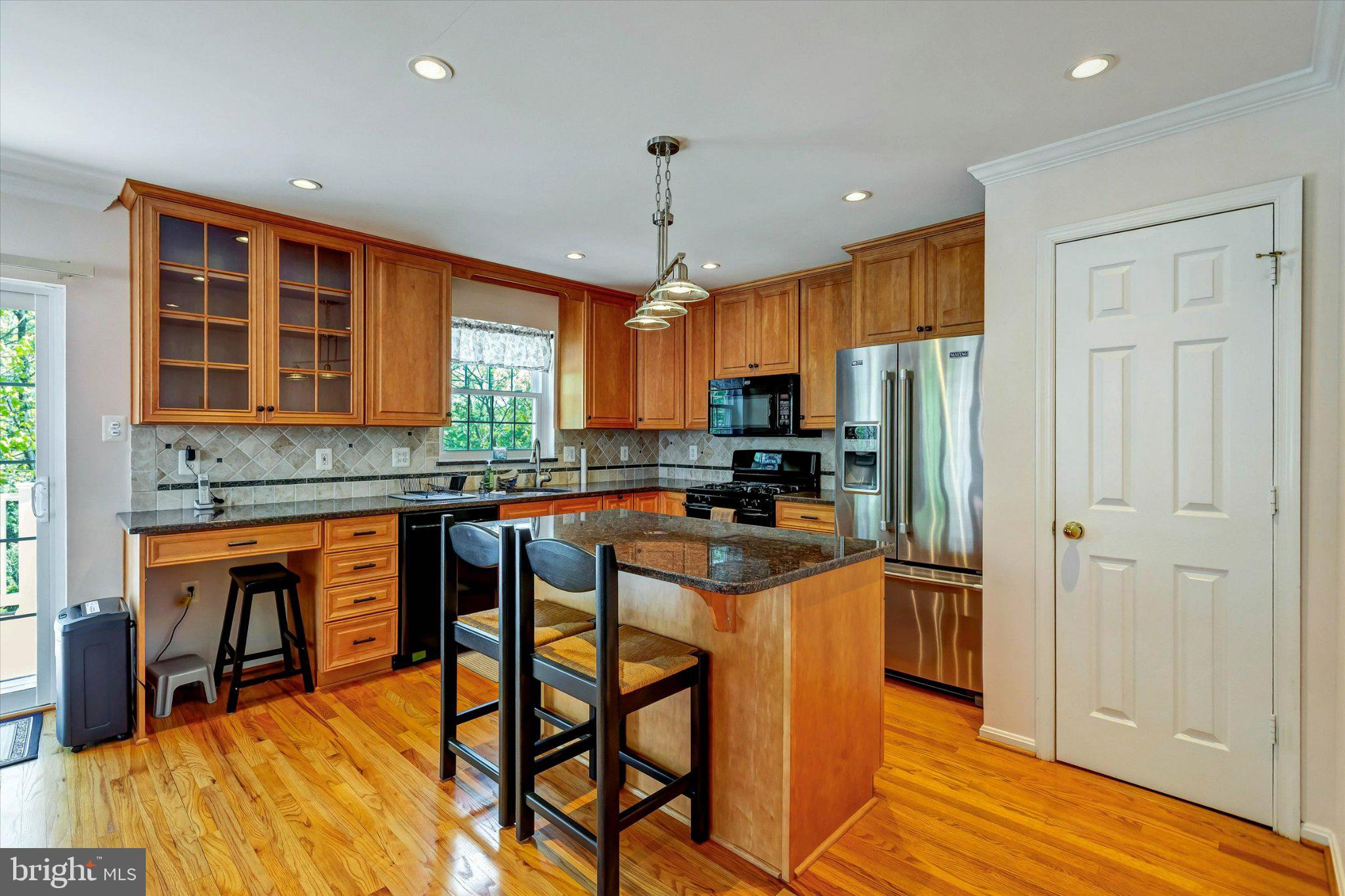 GOLDSBOROUGH MANOR - Residential