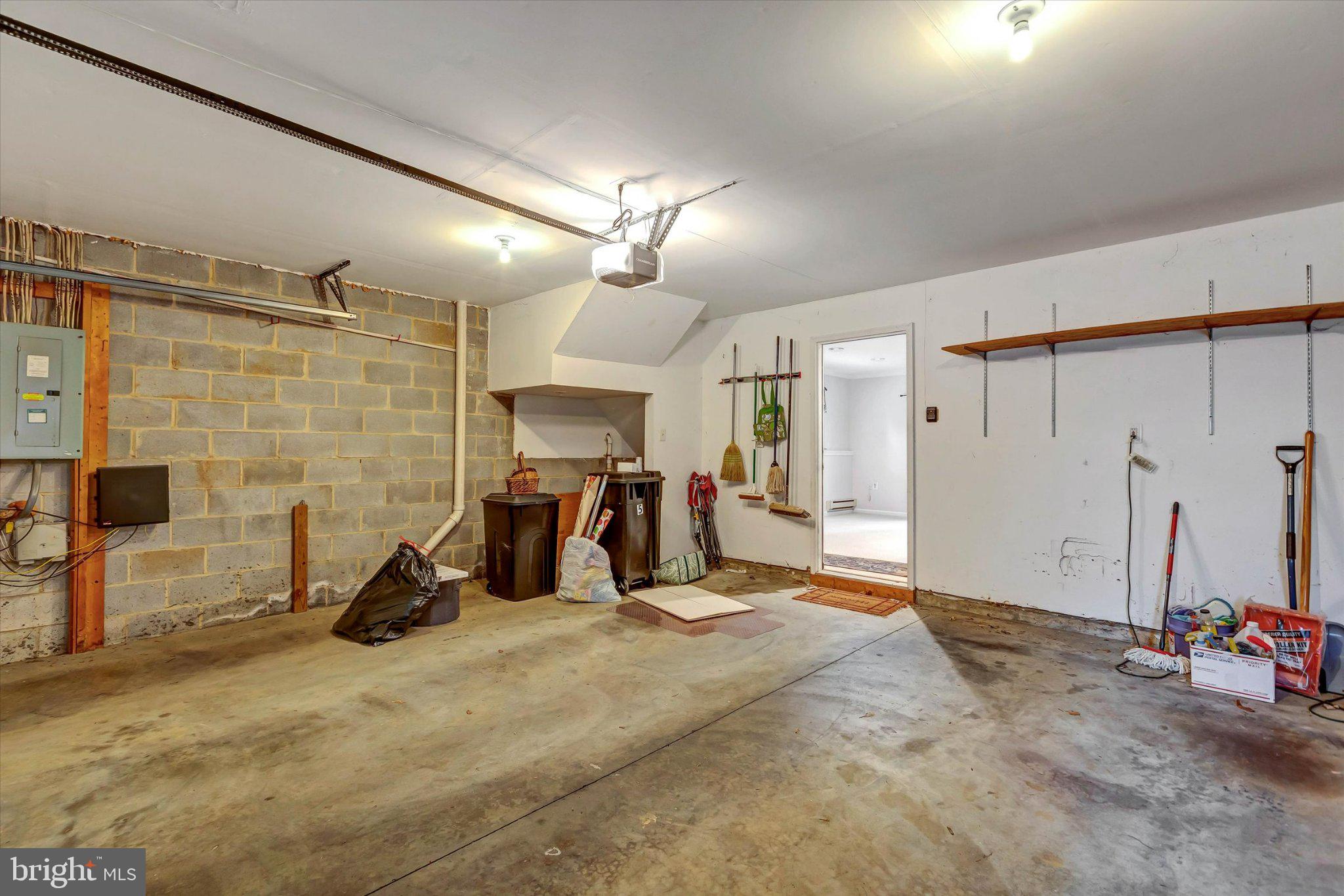 GOLDSBOROUGH MANOR - Residential