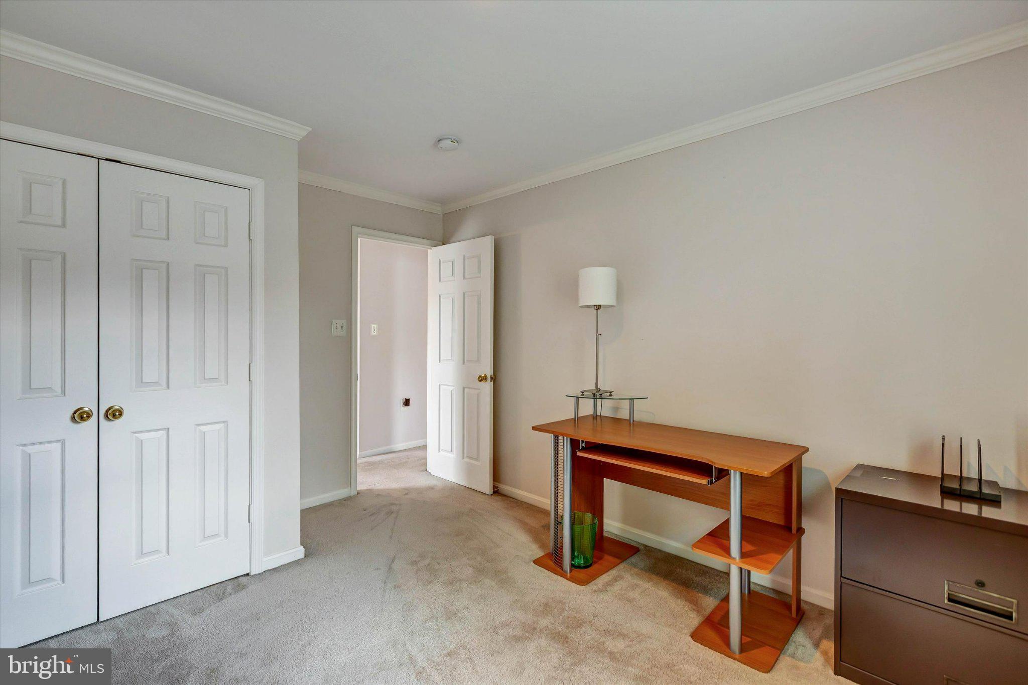 GOLDSBOROUGH MANOR - Residential