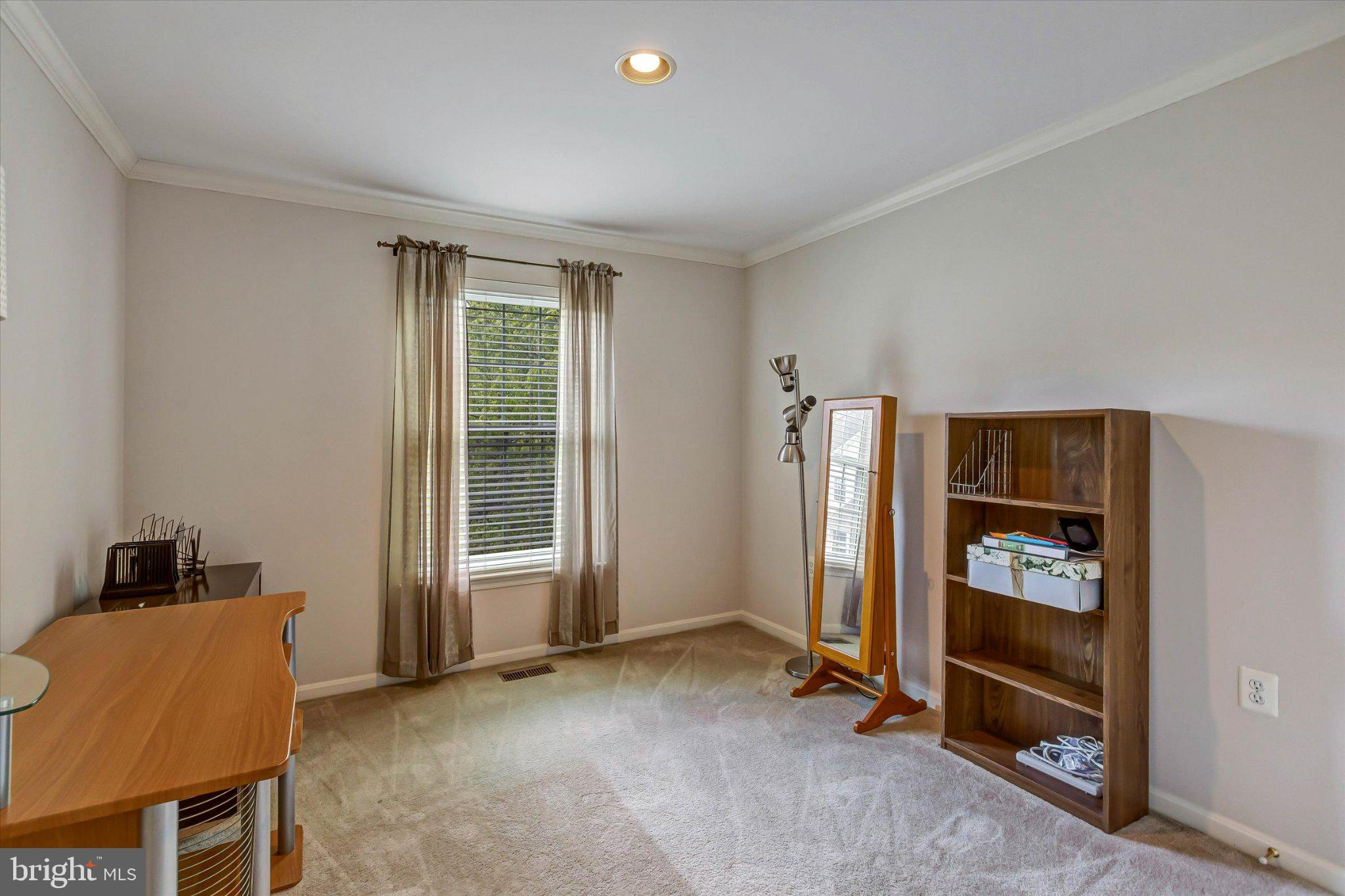 GOLDSBOROUGH MANOR - Residential