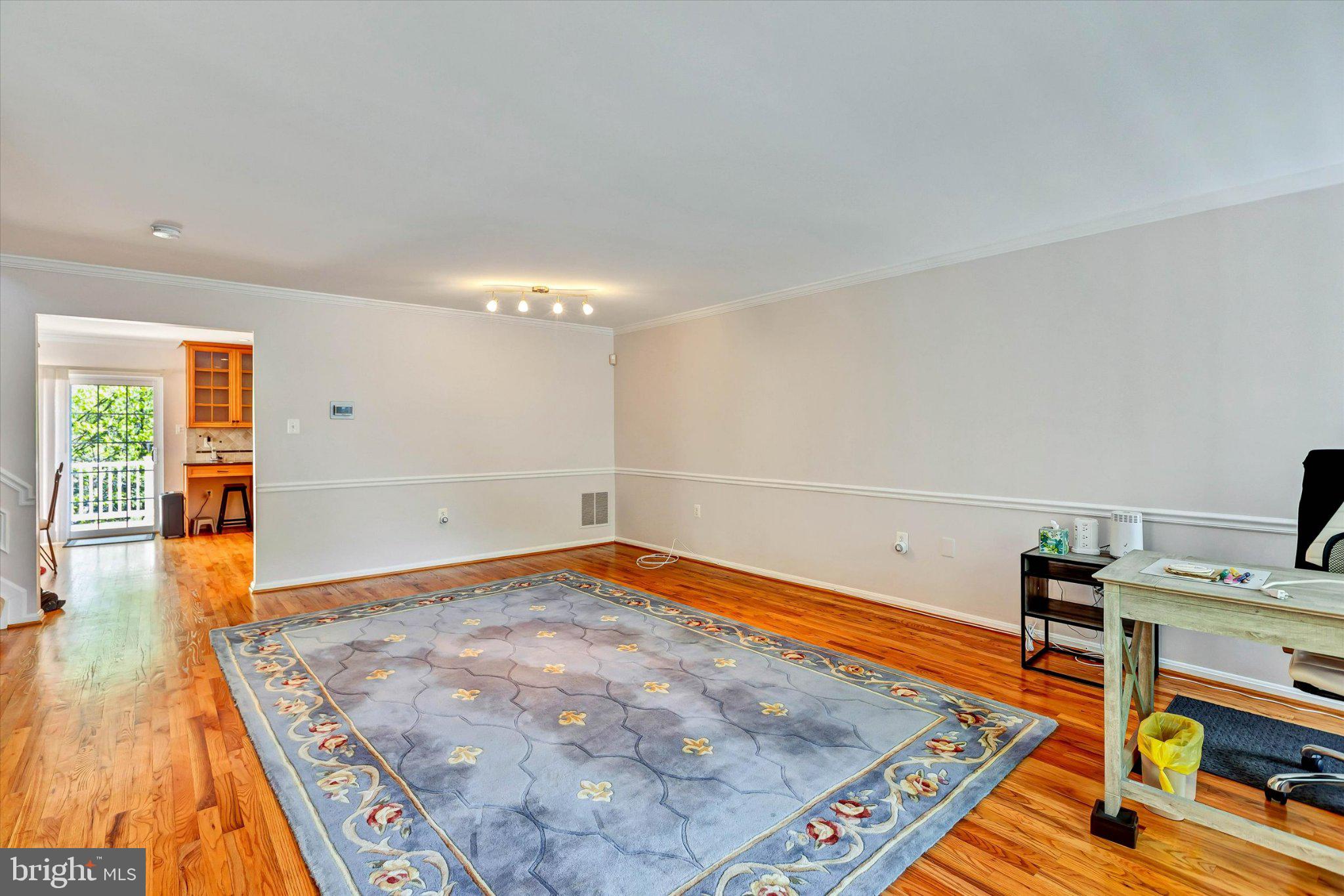 GOLDSBOROUGH MANOR - Residential
